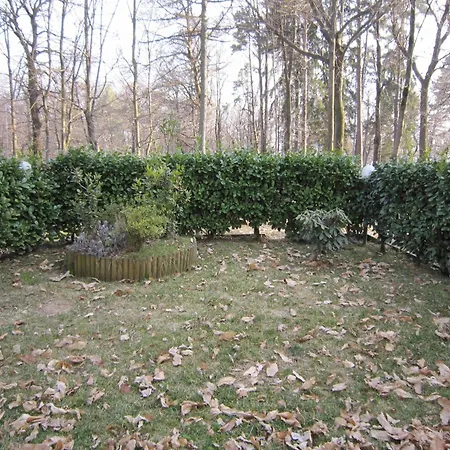 Peaceful In With Garden Semesterbostad