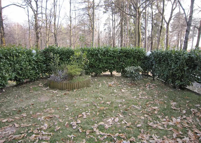 Peaceful In With Garden Semesterbostad