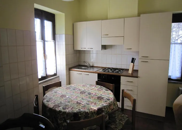 Tatil Evi Peaceful In With Garden Verbania