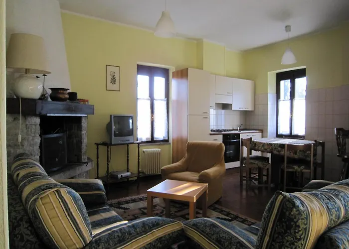 Tatil Evi Peaceful In With Garden Verbania